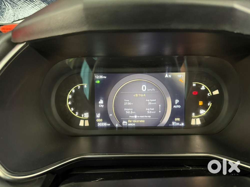 2023 Tata Safari Automatic Diesel(7sxza+o) Or White