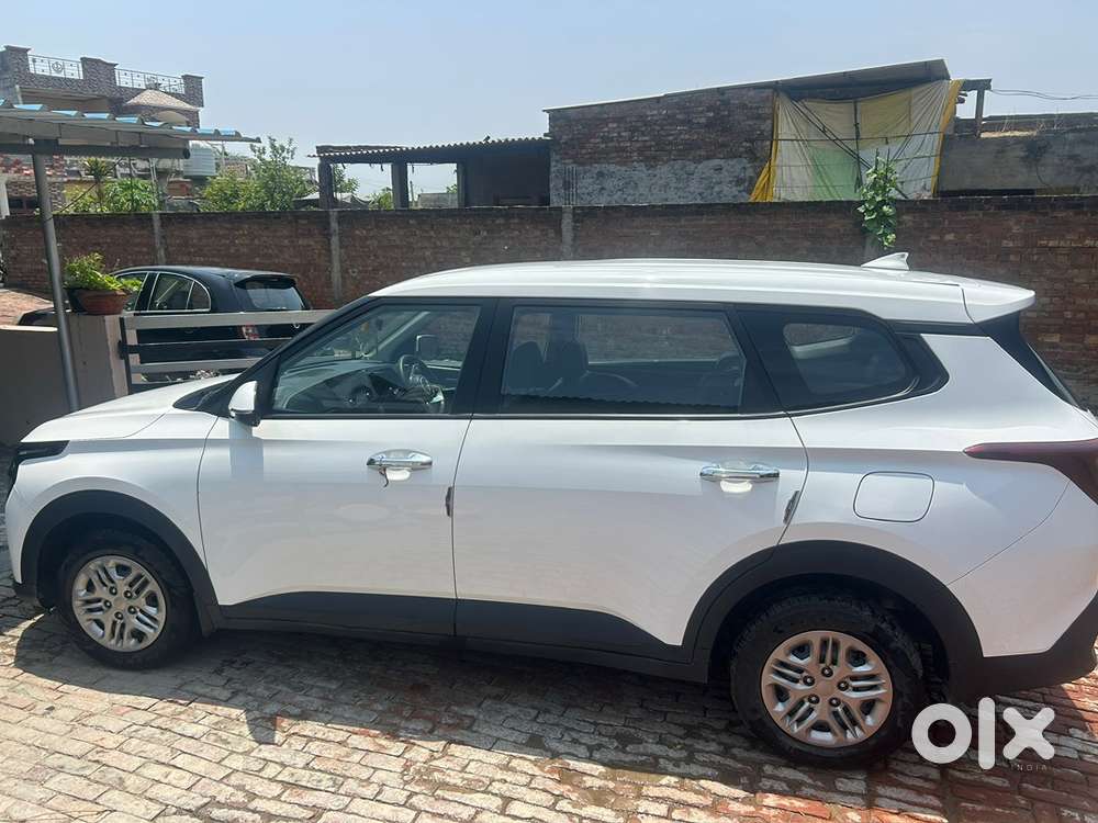 Kia Carens Petrol Manual 2025