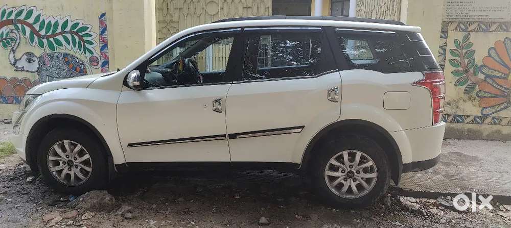 Mahindra Xuv500 2017 Diesel 35600 Km Driven