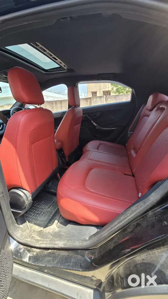 Tata Nexon Top End Amt Red Dark Edition