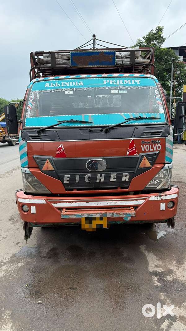Eicher 1110 11990 gvw power stering bumper too bumper original paint