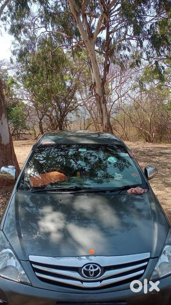 Toyota Innova 2010 Diesel 369000 Km Driven