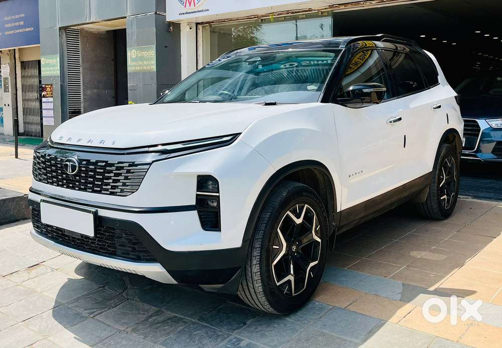 Tata Safari Accomplished Dark Edition At, 2024, Diesel