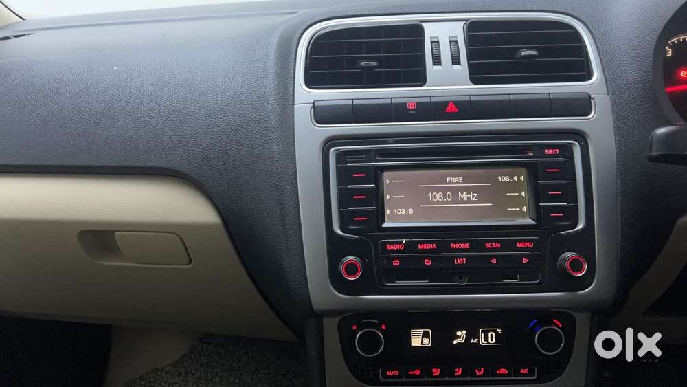 Volkswagen Polo Petrol Highline 1.2l, 2015, Petrol