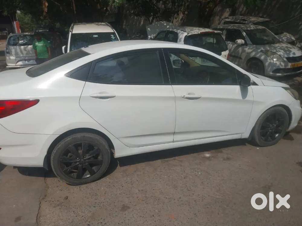 Hyundai Verna 2012 Petrol 100000 Km Driven