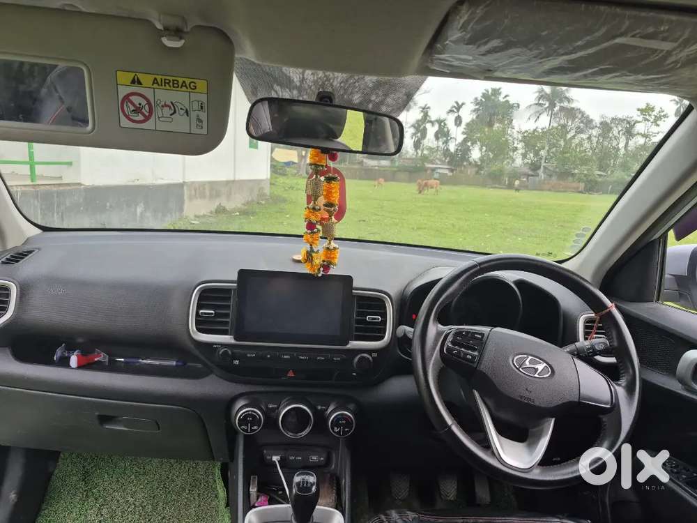 Hyundai Venue 2022 Petrol Well Maintained