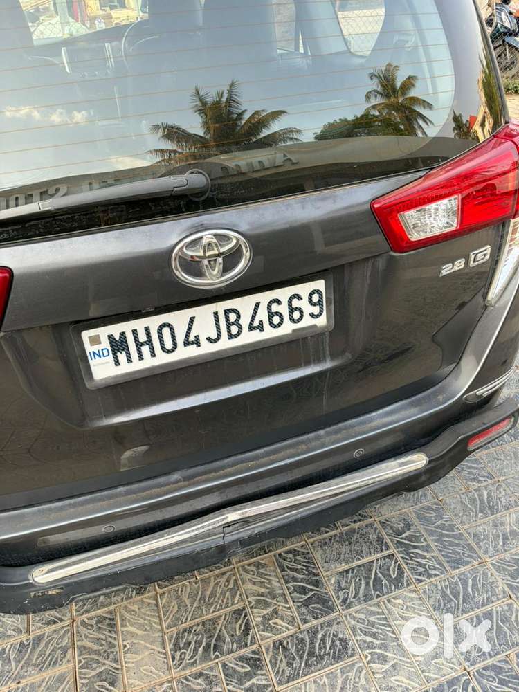Toyota Innova Crysta [2016-2020] 2.4 Gx At 8 Str, 2017, Diesel