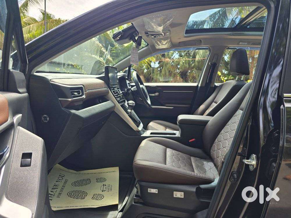 Toyota Innova Hycross 2.0 Zx (o) Hybrid 7 Str, 2025, Petrol