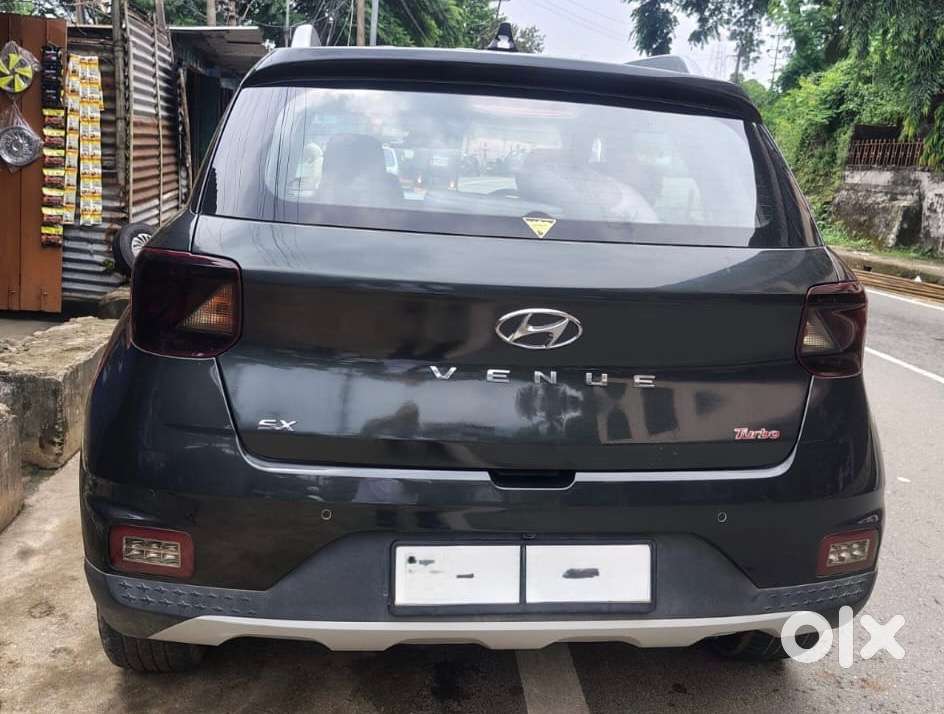 Hyundai Venue 2021 Petrol Well Maintained