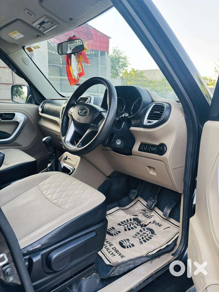 Mahindra Tuv 300 T10 Opt, 2019, Diesel