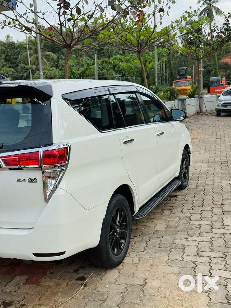 Toyota Innova Crysta 2019