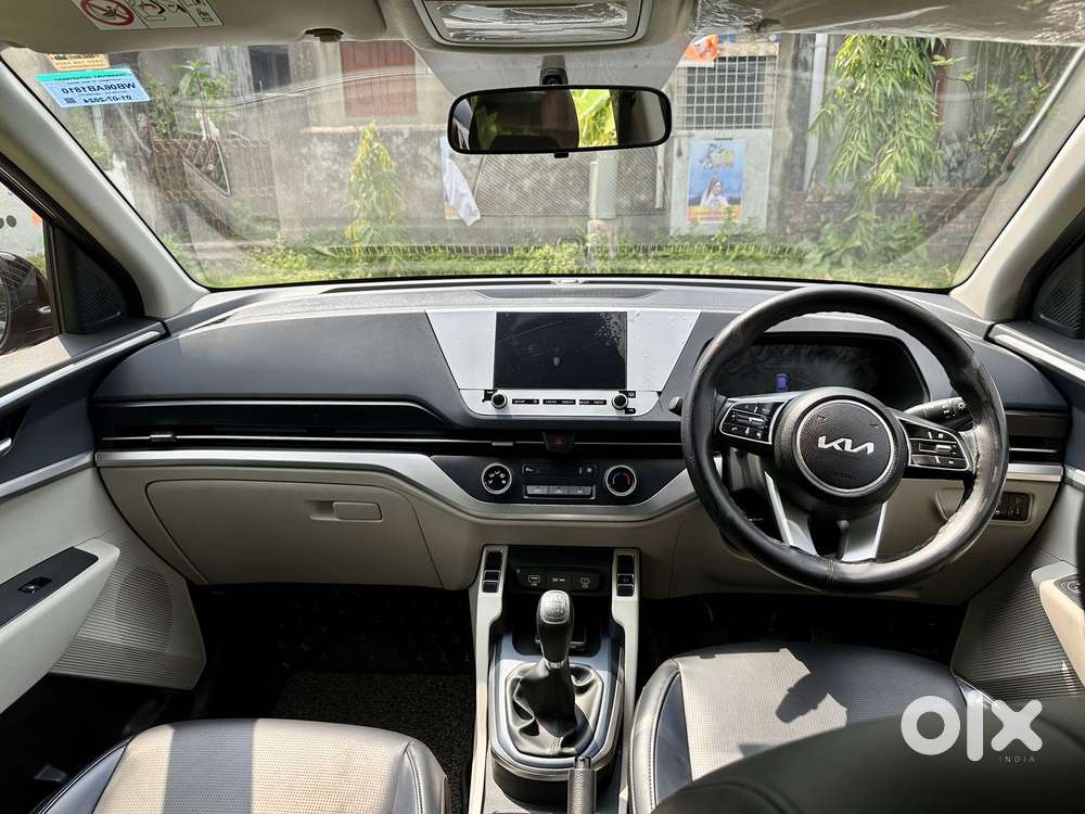 Kia Carens G 1.5 6mt Premium (o) 7-seater, 2024, Petrol