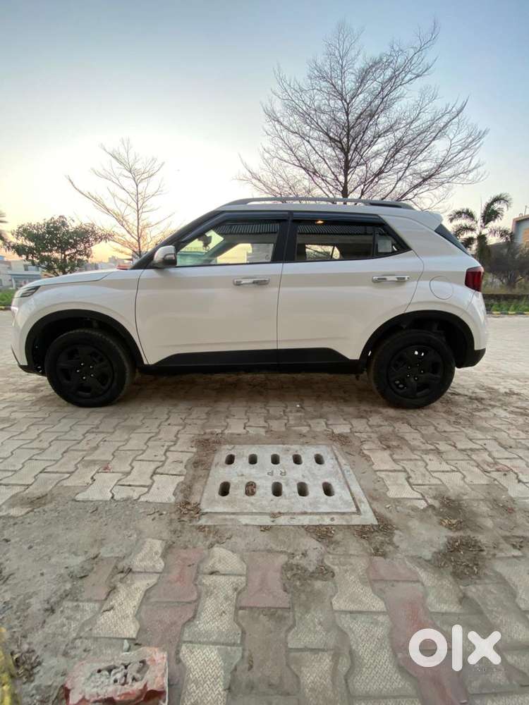 Hyundai Venue 1.2 S Plus, 2022, Petrol