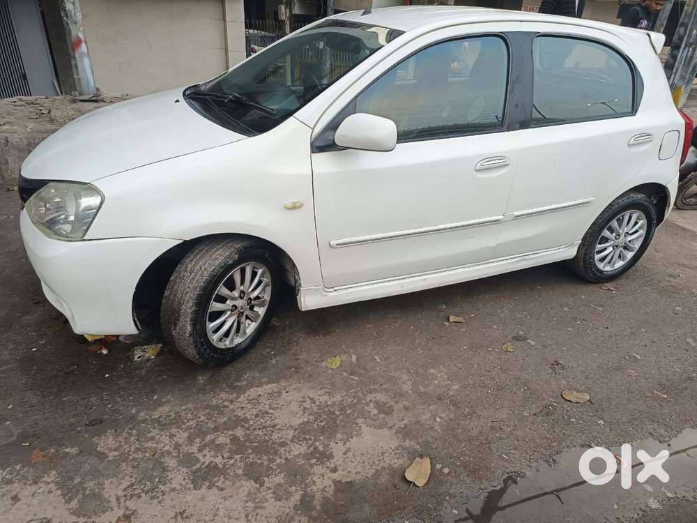 Toyota Etios Liva, 2011, Petrol