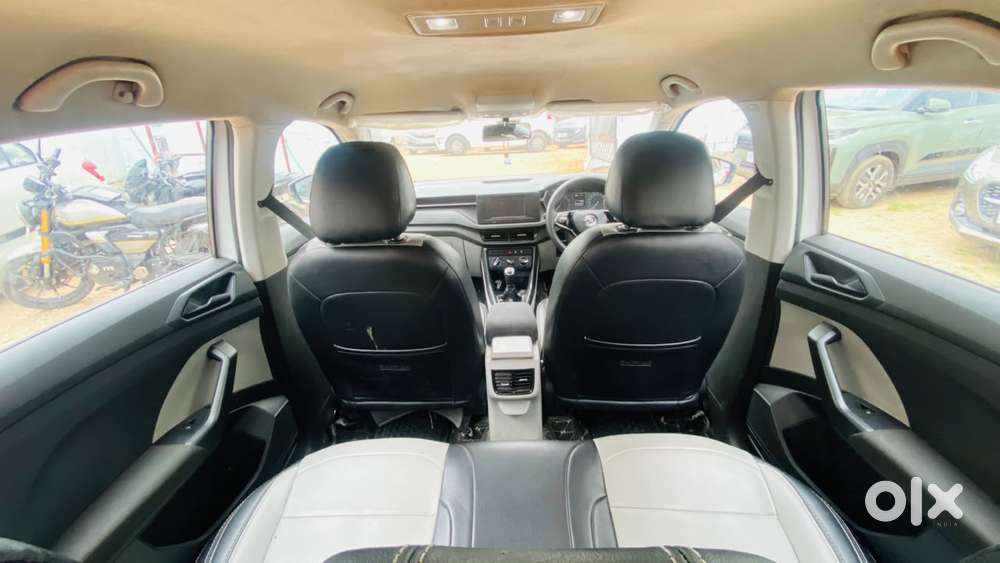 Skoda Kushaq 1.0 Tsi Ambition, 2022, Petrol