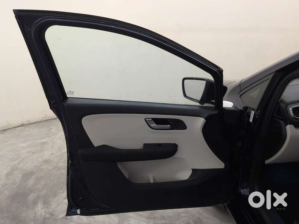 Tata Altroz Xza Petrol, 2025, Petrol