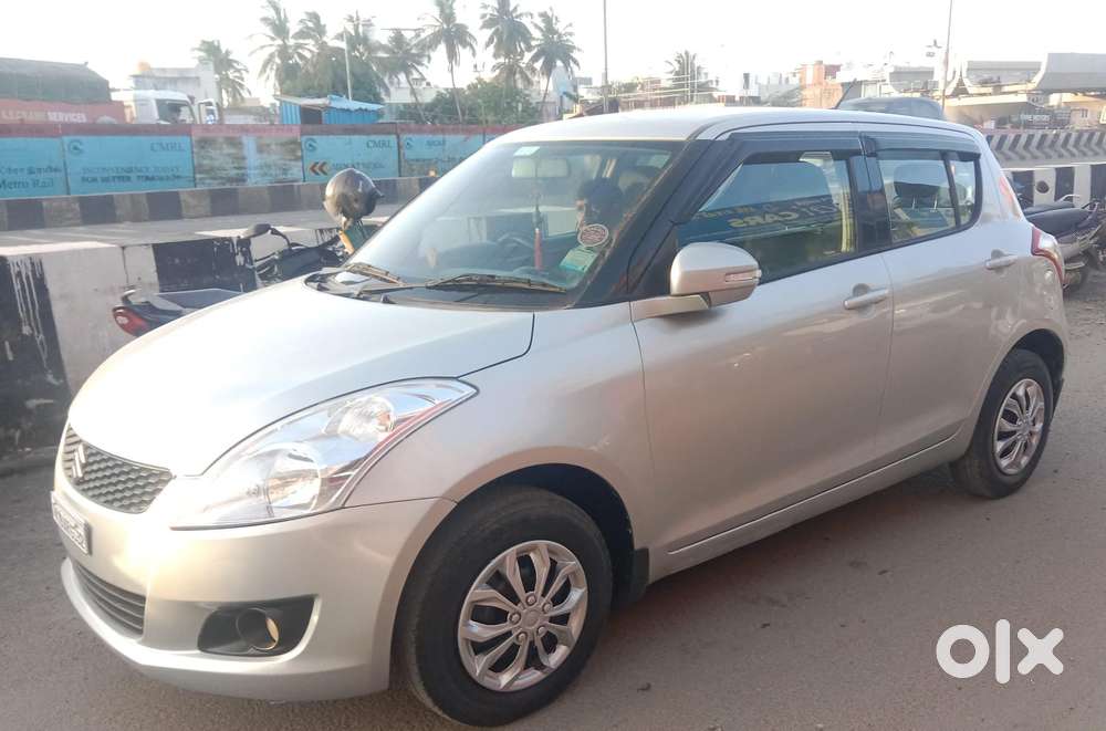 Maruti Suzuki Swift Vxi 1.2 Abs Bs-iv, 2012, Petrol