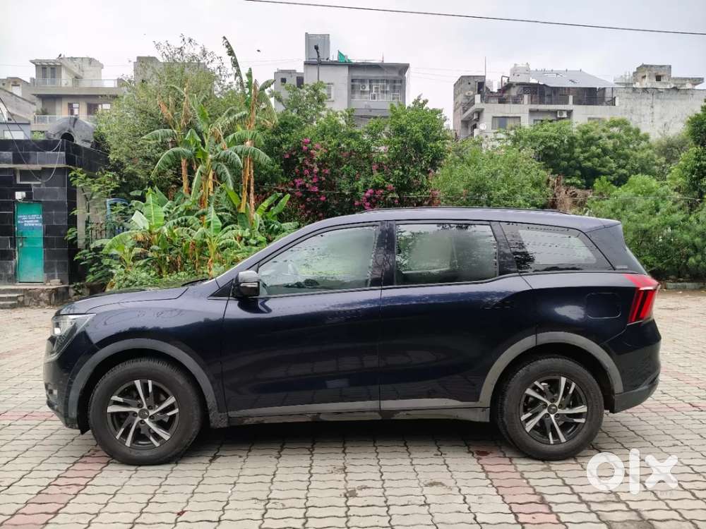 Mahindra Xuv700 2.0 Ax 5 Petrol Mt 7 Str, 2021, Petrol