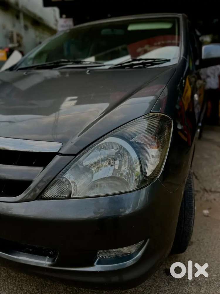 Toyota Innova 2010
