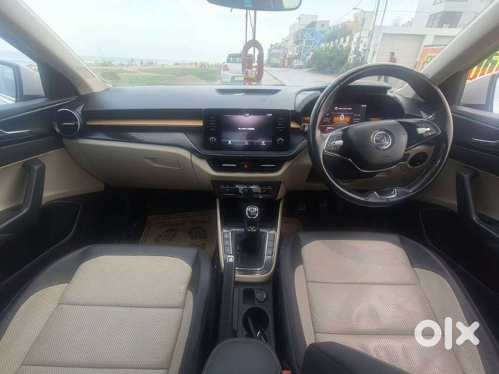 Skoda Slavia Style 1.0l Tsi Mt, 2022, Petrol