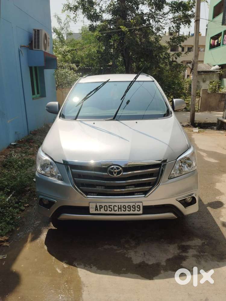 Toyota Innova 2013 Diesel 180000 Km Driven