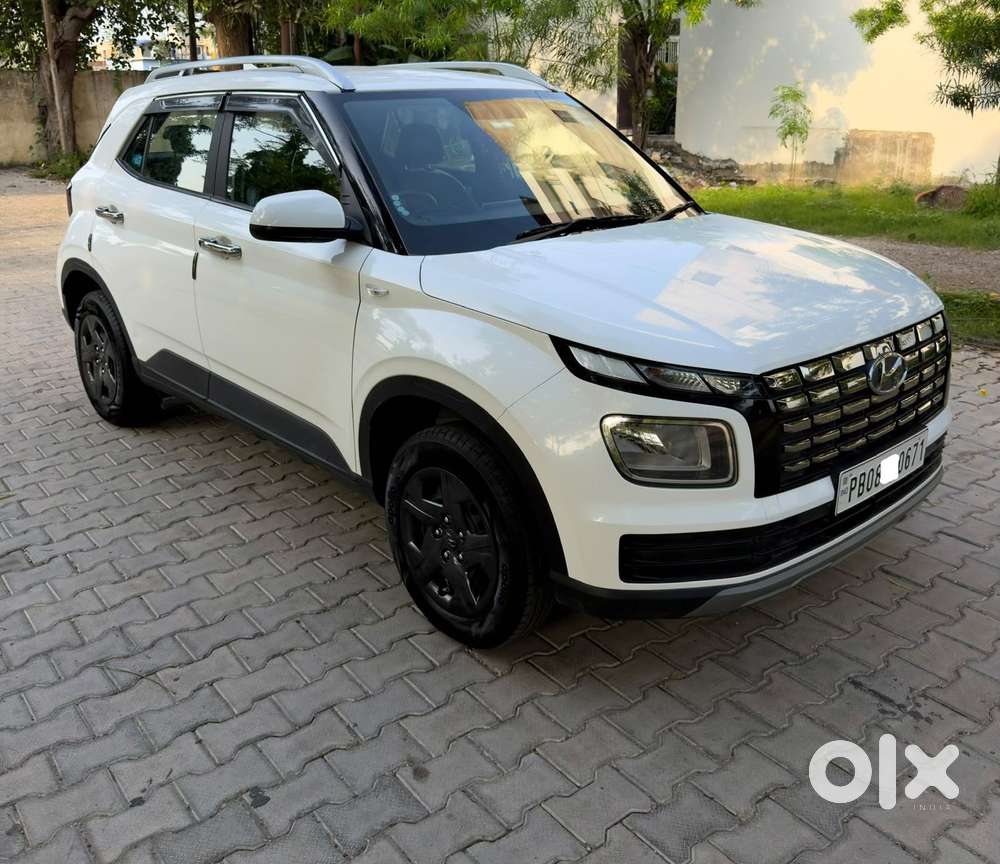 Hyundai Venue S 1.2 Petrol, 2024, Petrol