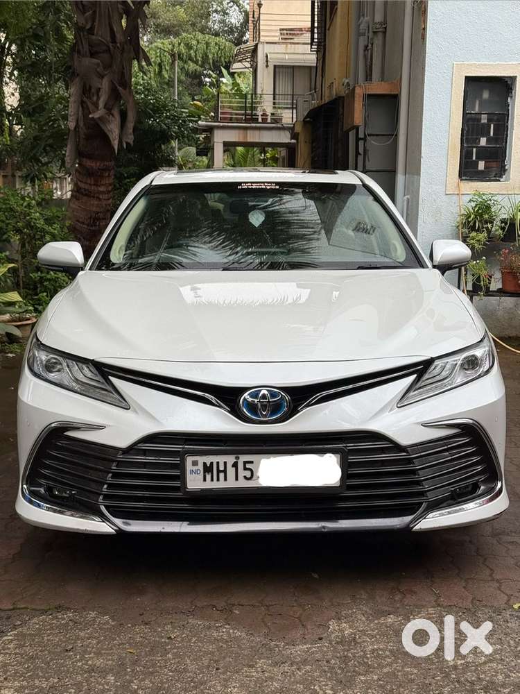 Toyota Camry Hybrid 2023