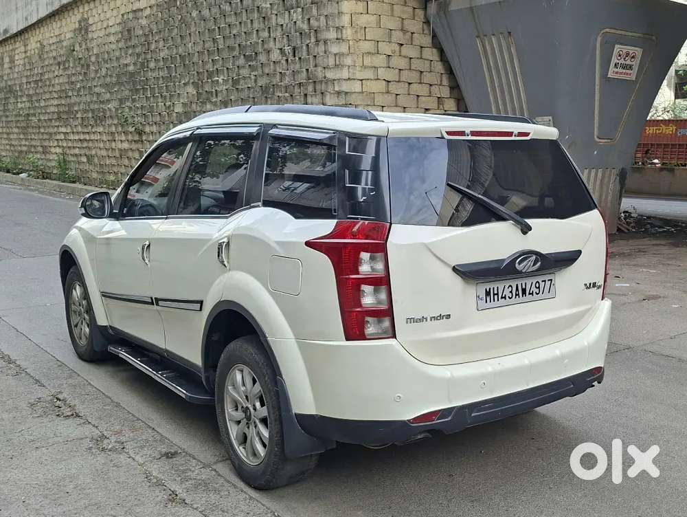 Mahindra Xuv500 W10 2015