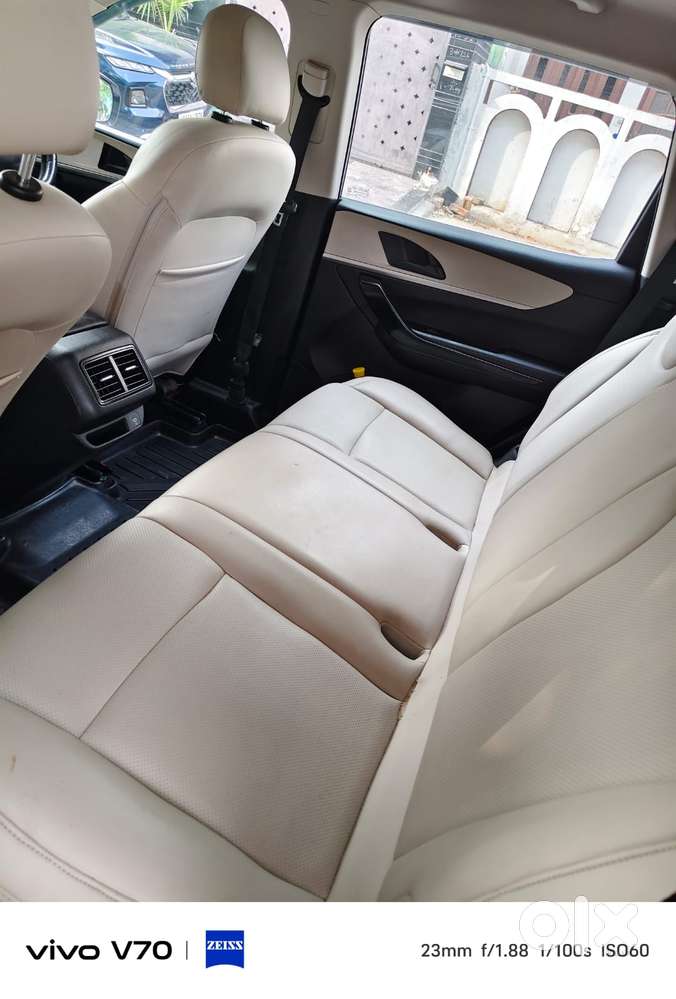 Mahindra Xuv700 2.0 Ax 5 Petrol Mt Str, 2023, Diesel