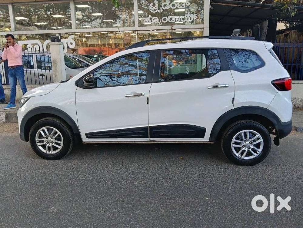 Renault Triber Rxt, 2022, Petrol