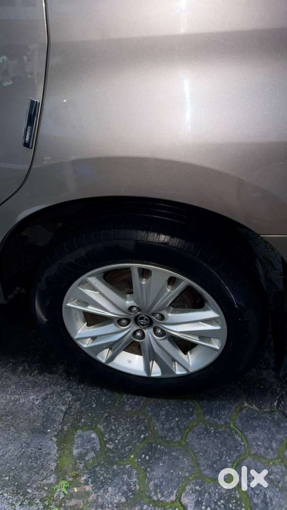 Toyota Innova Crysta 2.8z 2016