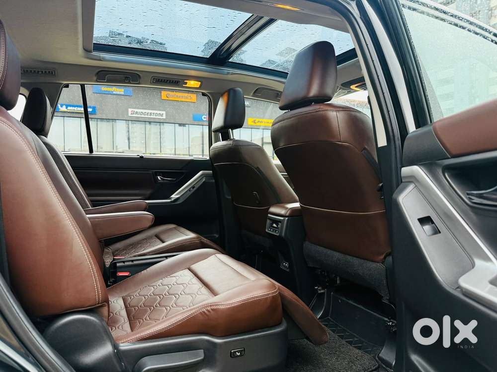 Toyota Innova Hycross 2.0 Zx Hybrid 7 Str, 2023, Petrol