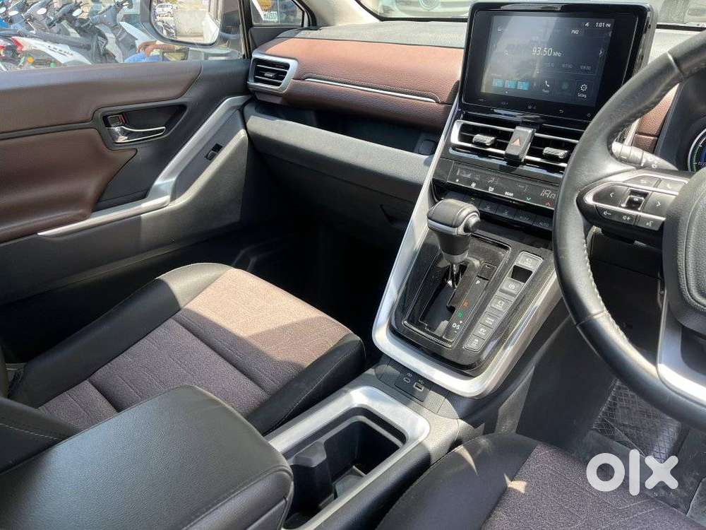 Toyota Innova Hycross 2.0 Vx Hybrid 7 Str, 2023, Petrol