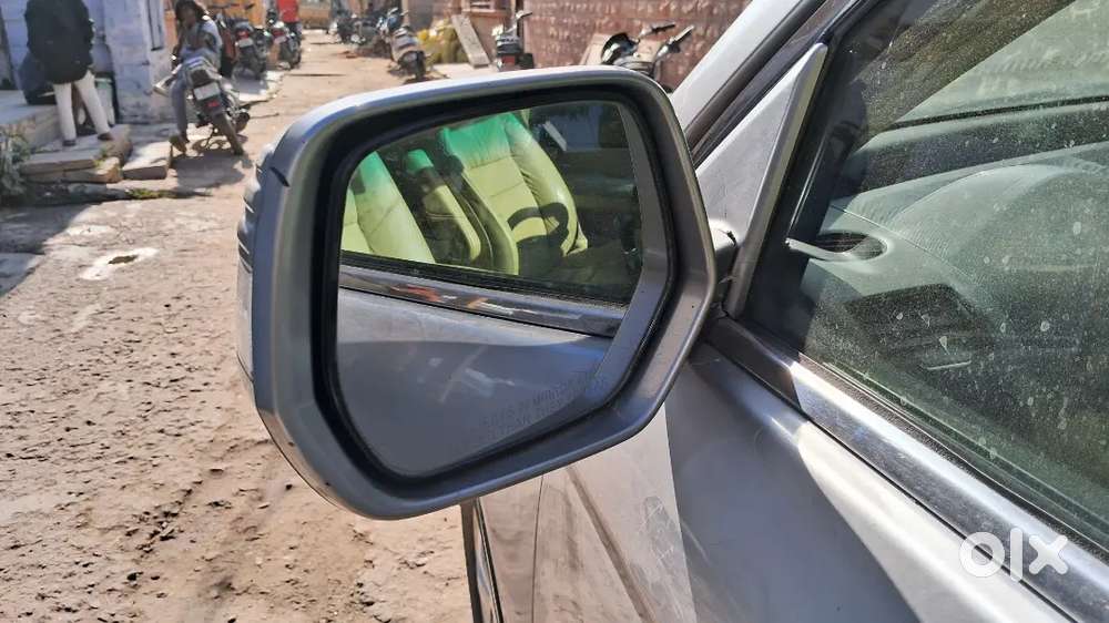 शानदार बढ़िया जबरदस्त लग्जरी गाड़ी