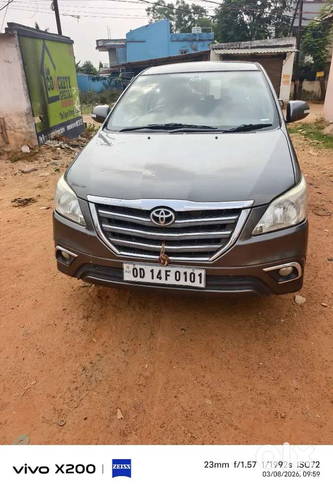 Toyota Innova 2015