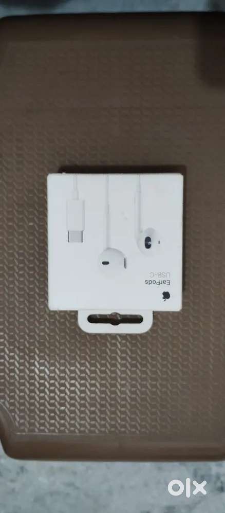 I phone type c earphone