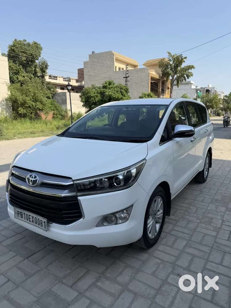 Toyota Innova Crysta 2.8 Zx At 7 Seater, 2016, Diesel