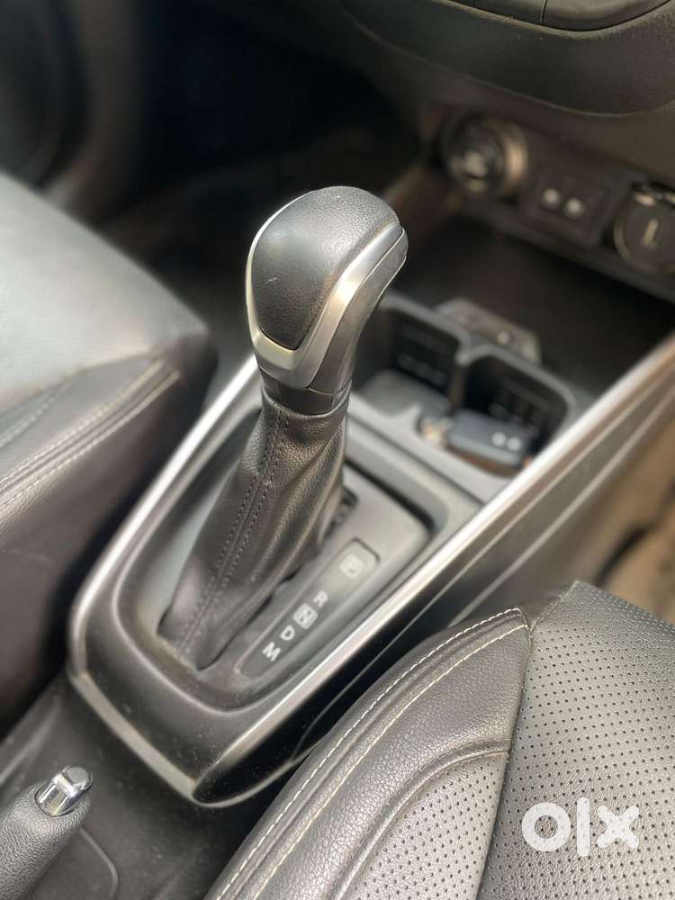 Maruti Suzuki Xl6 1.5 Alpha Plus At, 2022, Petrol