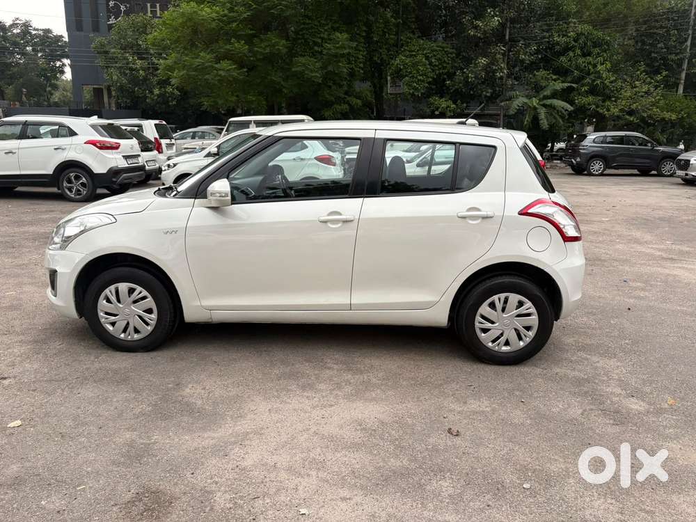 Maruti Suzuki Swift Vxi Abs Bsiv, 2015, Petrol