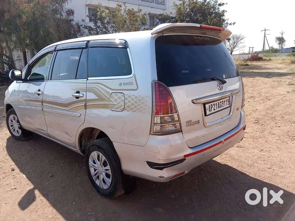 Toyota Innova 2012 Diesel 160000 Km Driven