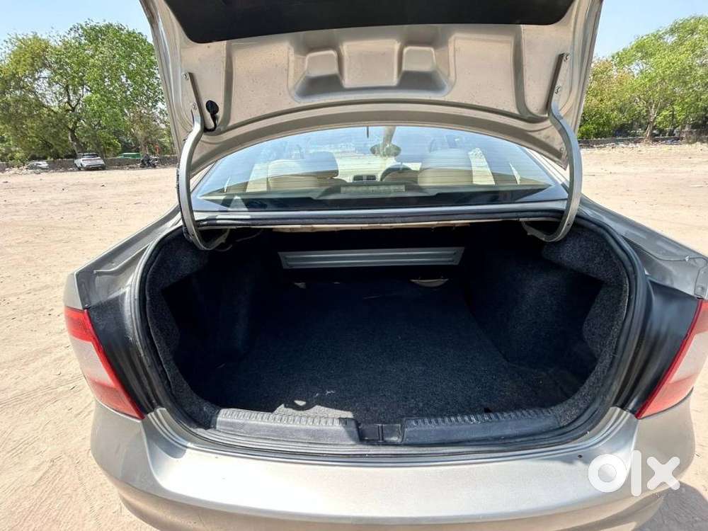 Skoda Rapid 2013-2016 1.6 Mpi Ambition With Alloy Wheel, 2015, Petro..