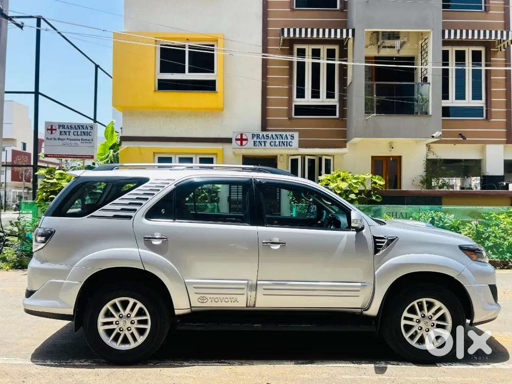 Toyota Fortuner 4*2 Amt 2014 Diesel 24800 Km Driven