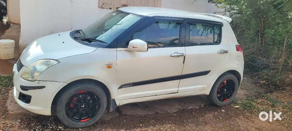 Maruti Suzuki Swift 2010 Diesel 220000 Km Driven