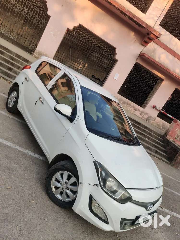 Hyundai I20 2012 Diesel Top Model - Well Maintained Gud Condition