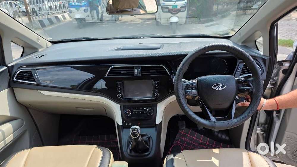 Mahindra Marazzo M6, 2019, Diesel
