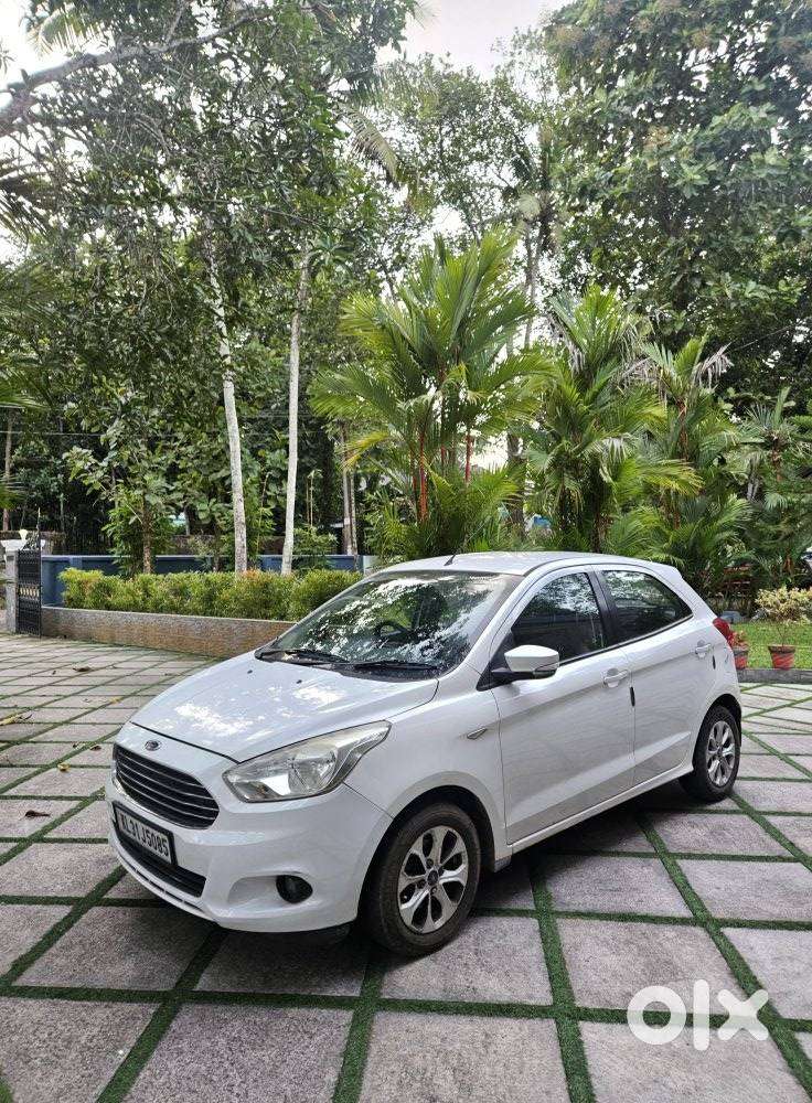 Ford Figo Petrol Titanium, 2016, Petrol
