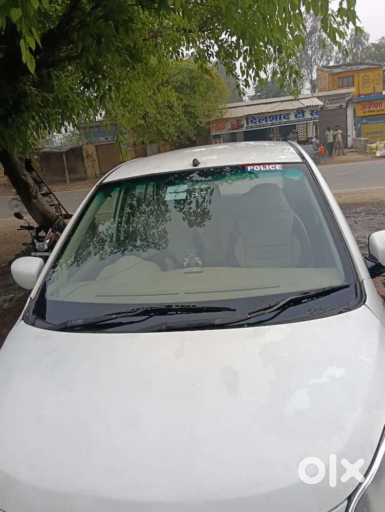 न्यू टायर न्यू बैटरी एलईडी है Ac चालू 2030  गुड कंडीशन कोई कमी नहीं