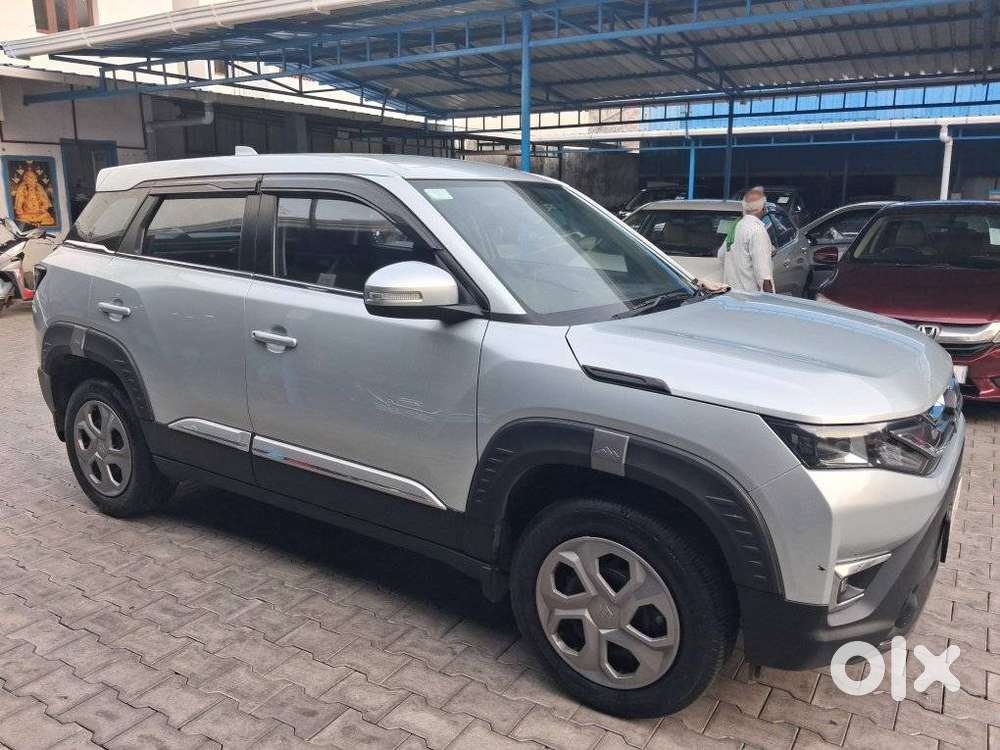 Maruti Suzuki Brezza 1.5 Lxi Smart Hybrid, 2025, Petrol