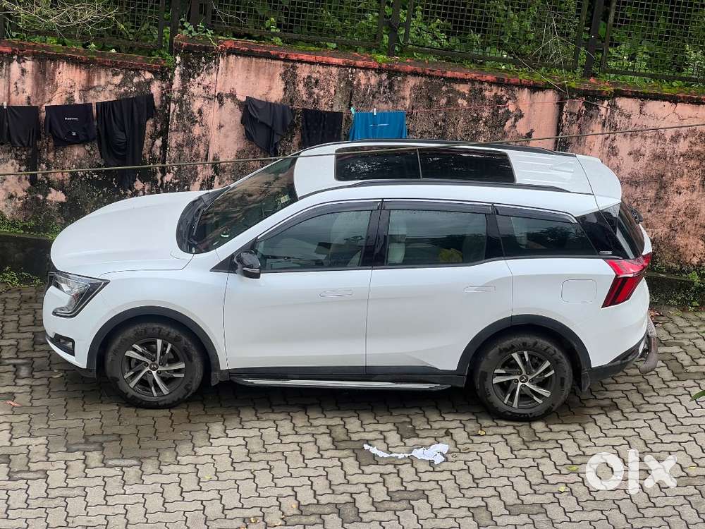 Mahindra Xuv700 Petrol Mt-2023