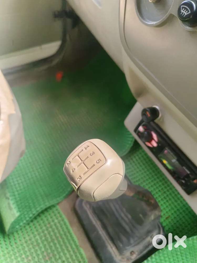 Mahindra Bolero Neo Plus Diesel Automatic 2014